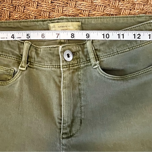 J.Jill Authentic Fit Fringed-Hem Cropped Jeans size 2 Petite - Picture 2 of 6